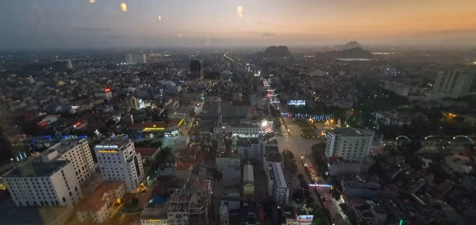 Thành phố Thanh Hóa góc nhìn từ trên cao khi về đêm