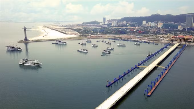 Cảng Vân Đồn (Quảng Ninh).