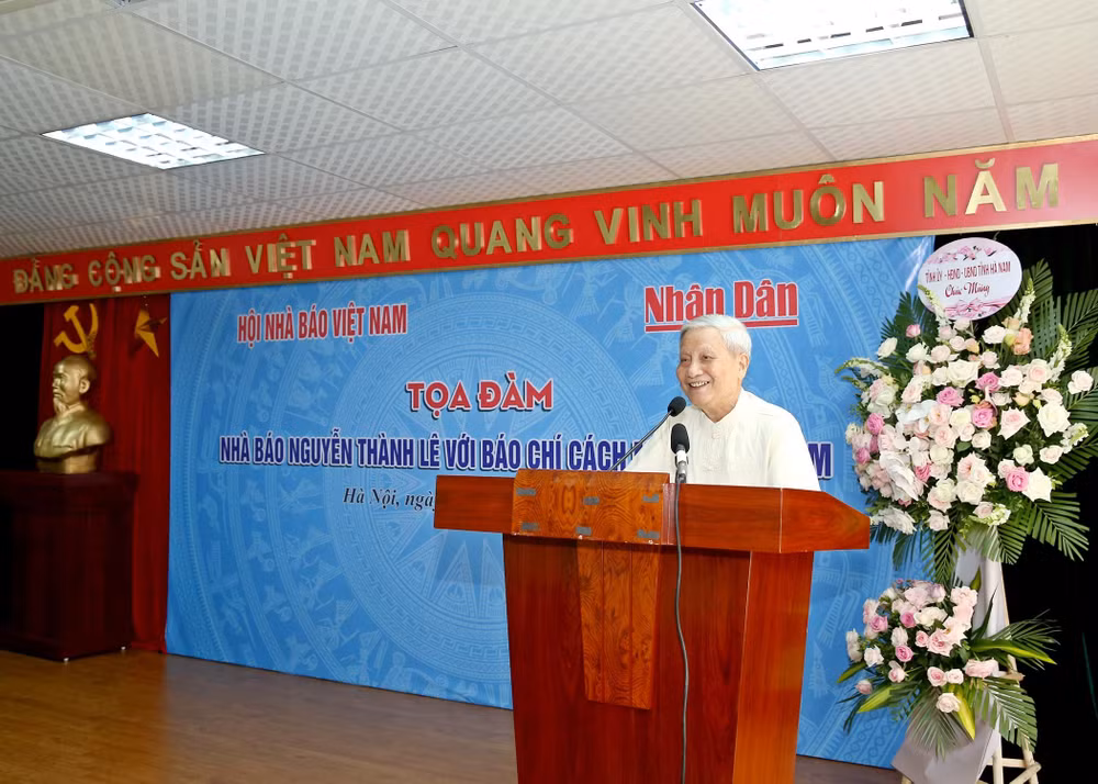 Nhà báo lão thành Hà Đăng nêu ý kiến tại buổi Tọa đàm(ảnh: Sơn Hải).