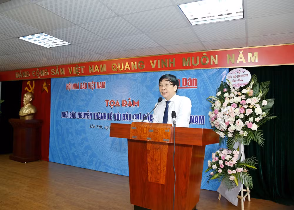 Nhà báo Hồ Quang Lợi - Phó Chủ tịch Thường trực Hội Nhà báo Việt Nam phát biểu bế mạc buổi lễ(ảnh: Sơn Hải).