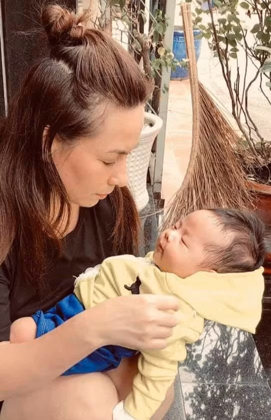Phi Nhung nhận thêm con nuôi. Ảnh: TL.