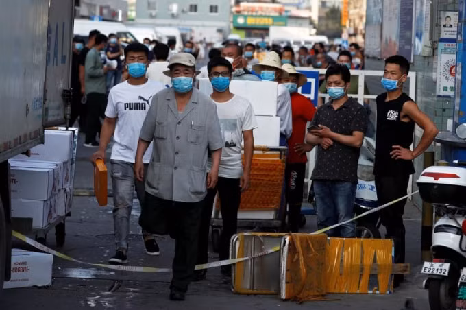 Bắc Kinh phong tỏa 11 khu phố vì phát hiện 6 ca nhiễm virus Corona mới - Ảnh: Reuters