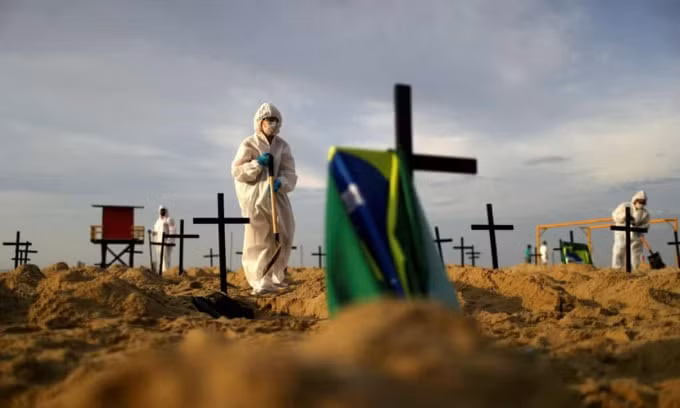 Brazil đã vượt Anh để trở thành quốc gia có số ca tử vong nhiều thứ hai thế giới - Ảnh: Reuters