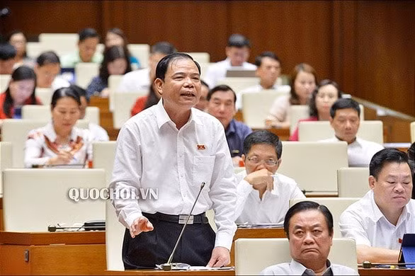 Bộ trưởng Bộ Nông nghiệp và Phát triển nông thôn Nguyễn Xuân Cường phản hồi ý kiến của các đại biểu Quốc hội.