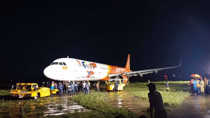 Máy bay Vietjet hạ cánh bị lệch đường băng ngày 14/6. Ảnh: TL.