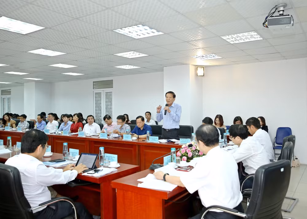 Ông Nguyễn Anh Tuấn - TBT Tạp chí Nhà đầu tư có nhiều ý kiến đóng góp cho Diễn đàn. Ảnh: Sơn Hải
