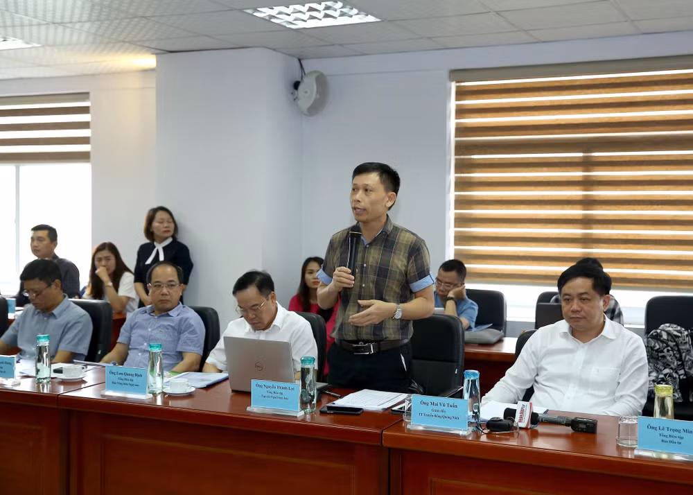 Ông Nguyễn Thành Lợi - Tổng biên tạp chí Người làm báo phát biểu tại diễn đàn. Ảnh: Sơn Hải