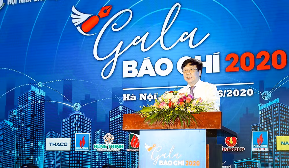 Ông Hồ Quang Lợi – Phó Chủ tịch Thường trực Hội Nhà báo Việt Nam phát biểu khai mạc. Ảnh Sơn Hải
