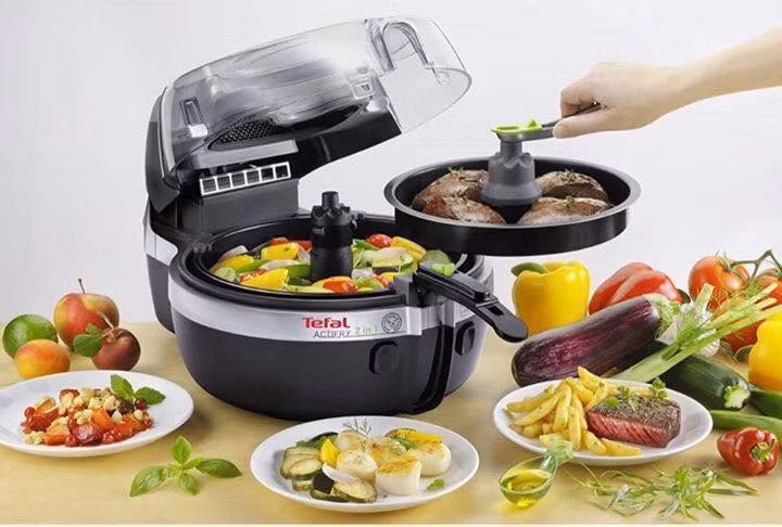 Nồi chiên không dầu đang là vật dụng phổ biến trong nấu ăn của nhiều gia đình hiện nay.
