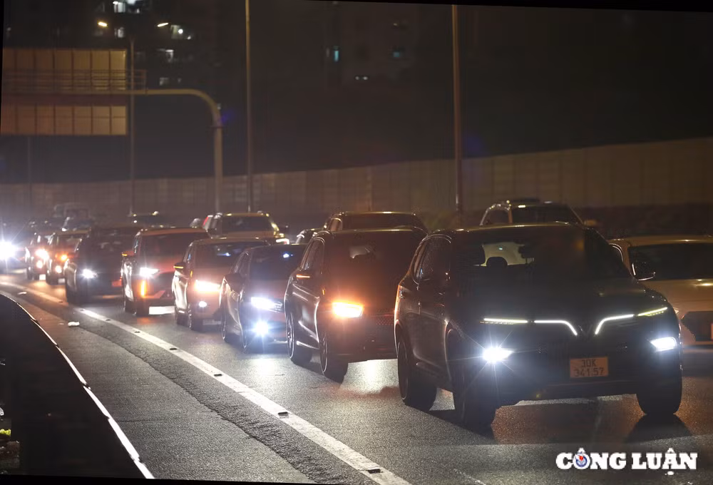 toi mong 5 tet dong phuong tien un u keo dai hon 2 km huong vao thu do hinh 7