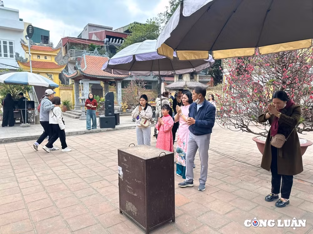 du khach ve ngoi den co tai thanh pho hai duong dang le dau nam hinh 3