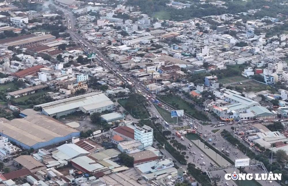 nguoi dan quay tro lai tp hcm sau ky nghi tet nguyen dan at ty hinh 2
