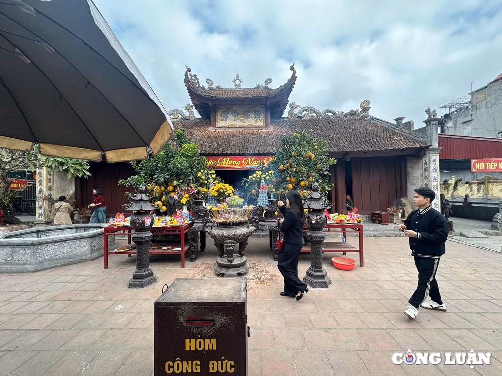 du khach ve ngoi den co tai thanh pho hai duong dang le dau nam hinh 1