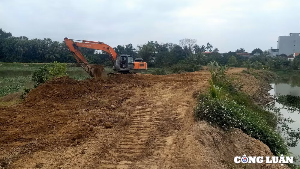 thanh hoa khan truong khac phuc su co sat lo bo kenh hinh 1