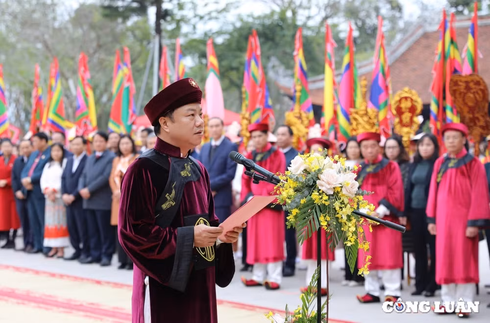 khai mac le hoi den mau au co nam 2025 ron rang ngay hoi coi nguon hinh 2
