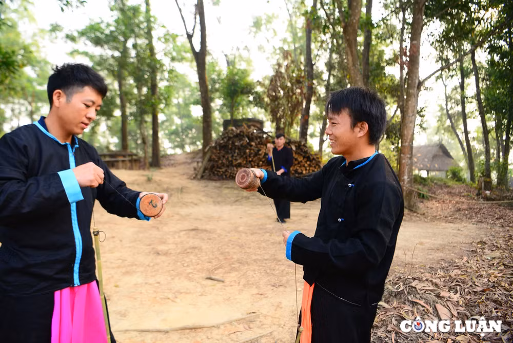 doc dao tro choi danh tu lu cua nguoi mong dien bien trong ngay tet hinh 10