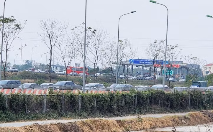 tai dien un tac khi nguoi dan tro lai cac do thi lon lam viec sau tet hinh 2