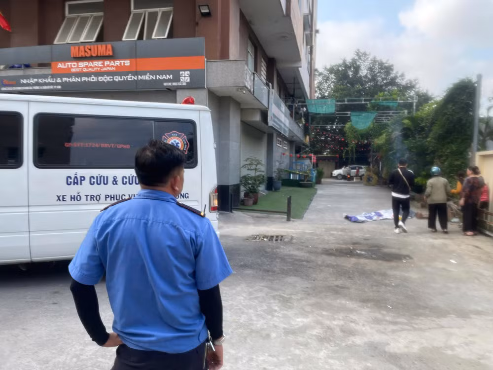 nguoi phu nu tu vong o chung cu tp hcm mung 6 tet hinh 1