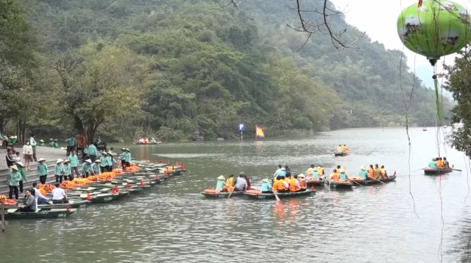 nganh du lich ninh binh but toc ngay tu dau nam hinh 3