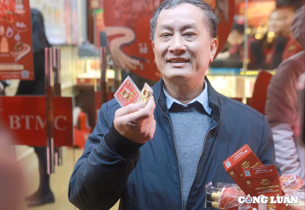 gia vang tang tro lai ngay via than tai nguoi dan van vui ve mua vang lay may hinh 7