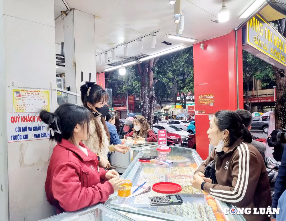 nguoi dan doi mua mua vang ngay via than tai o ha tinh hinh 4