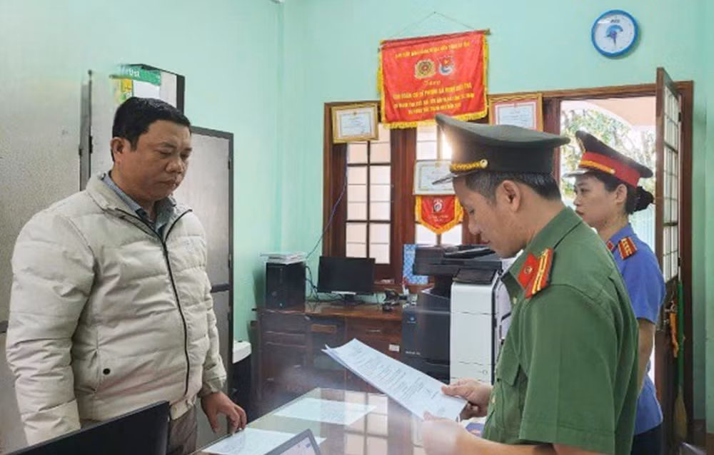 de cat tac long hanh mot chu tich ubnd xa o binh dinh bi khoi to hinh 1