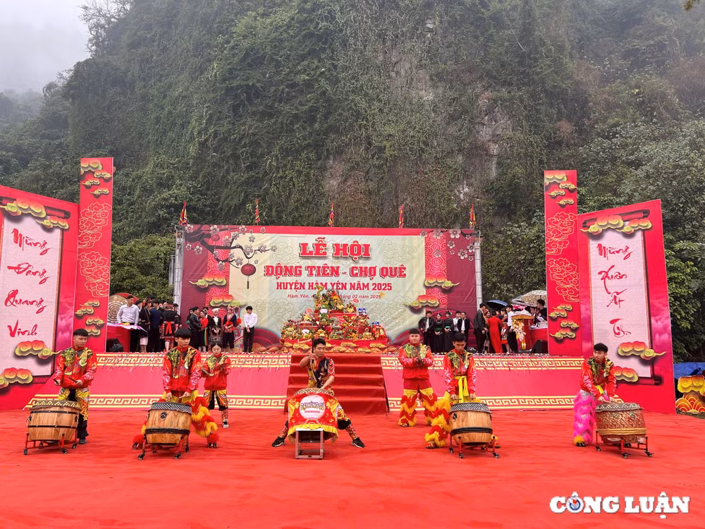 song lai khong gian cho que tai le hoi dong tien hinh 1