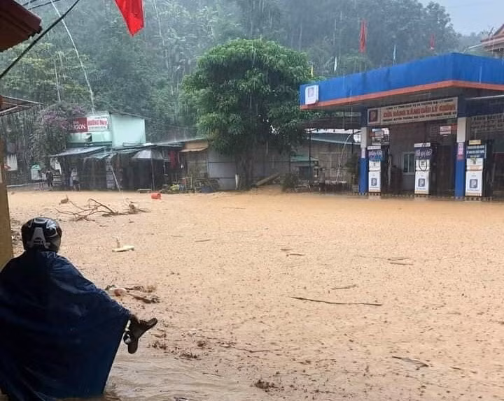 nghe an lu quet kinh hoang da co nguoi tu vong mat tich o ky son hinh 4