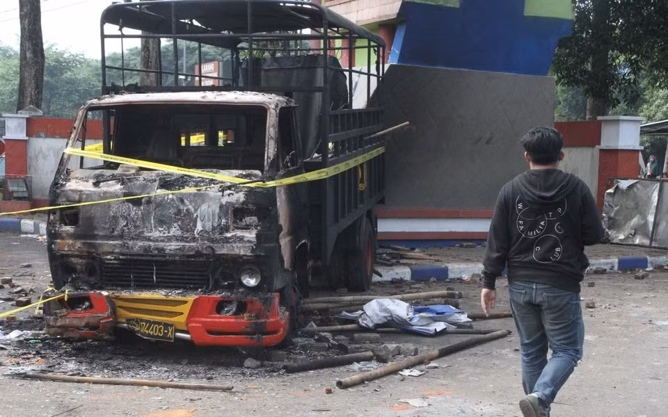 tham kich bong da indonesia 174 nguoi thiet mang ca the gioi bang hoang hinh 6