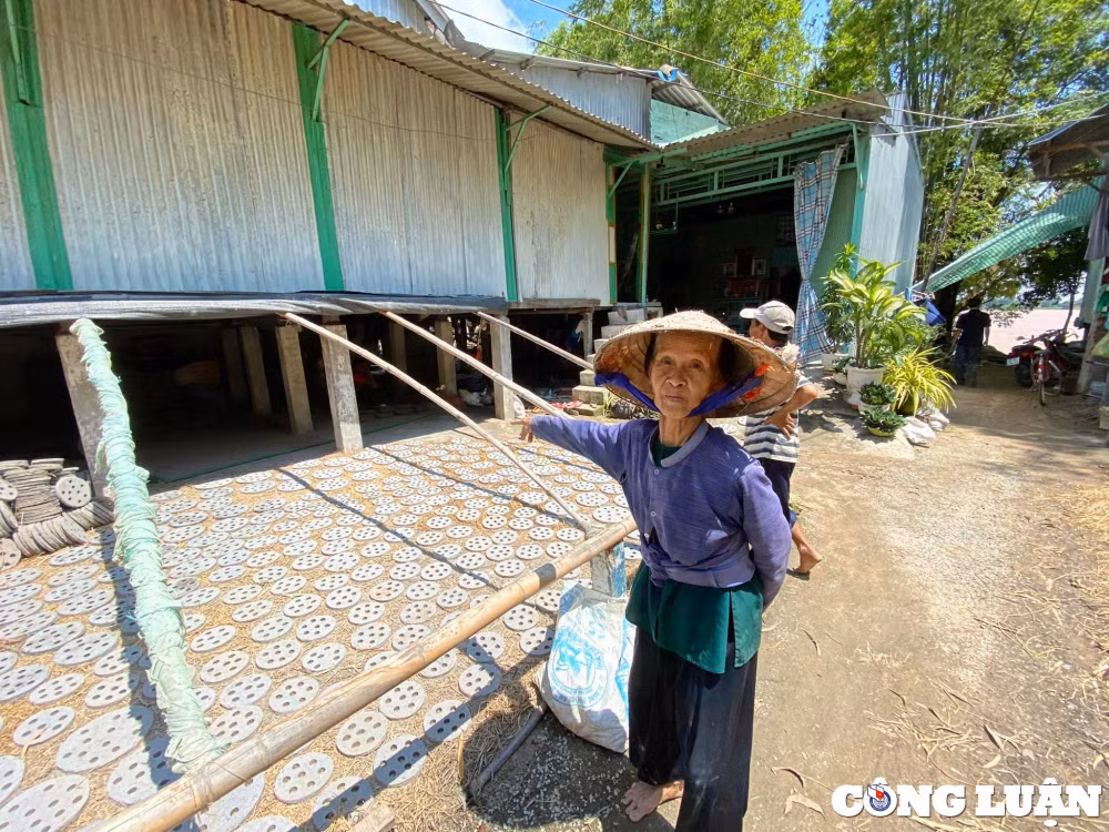 lang nghe duc lo bang dat set tai an giang noi lo bi mai mot hinh 12