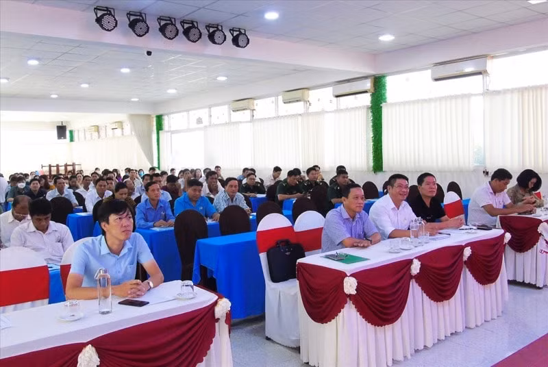 soc trang boi duong kien thuc cho can bo vung dan toc thieu so hinh 1