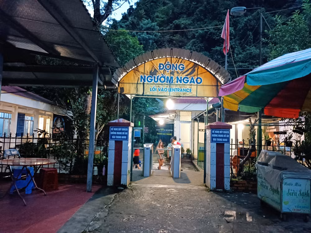 chiem nguong nguom ngao hang dong tuyet my it nguoi biet o cao bang hinh 1