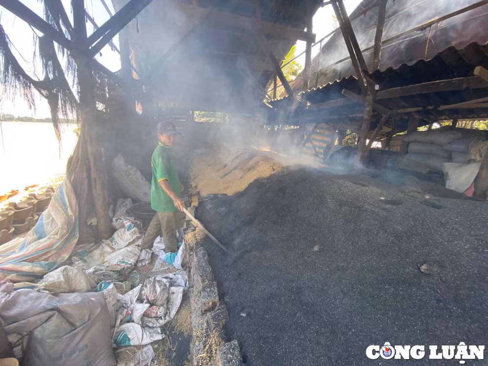 lang nghe duc lo bang dat set tai an giang noi lo bi mai mot hinh 8