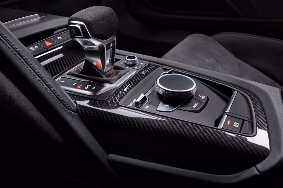 kham pha mau xe audi r8 gt rwd phien ban cuoi cung dung dong co hut khi tu nhien hinh 11