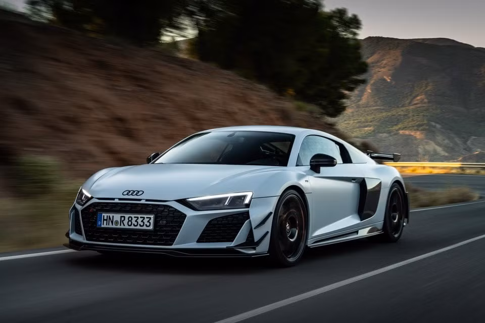 kham pha mau xe audi r8 gt rwd phien ban cuoi cung dung dong co hut khi tu nhien hinh 2