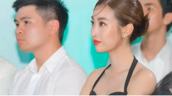 hoa hau do my linh se len xe hoa voi chu tich ha noi fc ngay 23 10 hinh 2