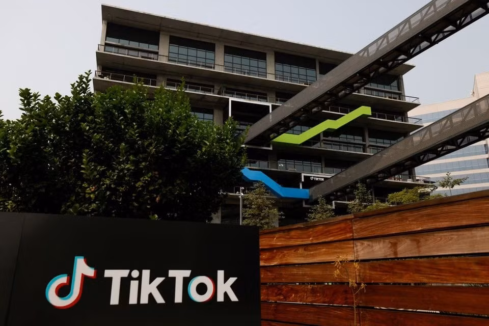 nga phat tiktok va twitch vi tuyen truyen ve ukraine va lgbt hinh 1