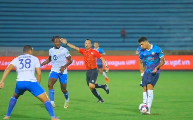 thang nam dinh 2 0 binh dinh tro lai cuoc dua ngoi vo dich vleague 2022 hinh 2