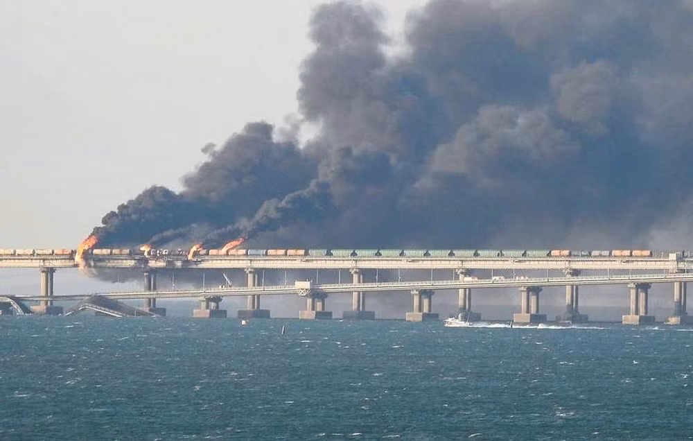 nga cho biet 3 nguoi chet trong vu no lam sap cau o crimea hinh 1