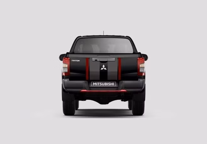 mitsubishi triton ra mat phien ban gioi han voi so luong chi 400 xe hinh 3