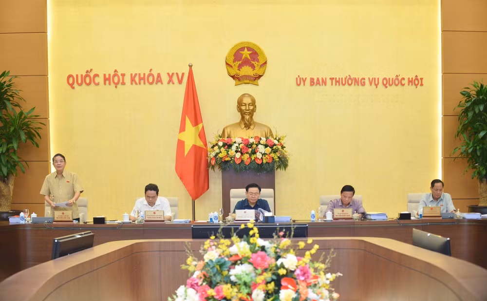 phien hop thu 16 uy ban thuong vu quoc hoi cho y kien ve cong tac nhan su hinh 1