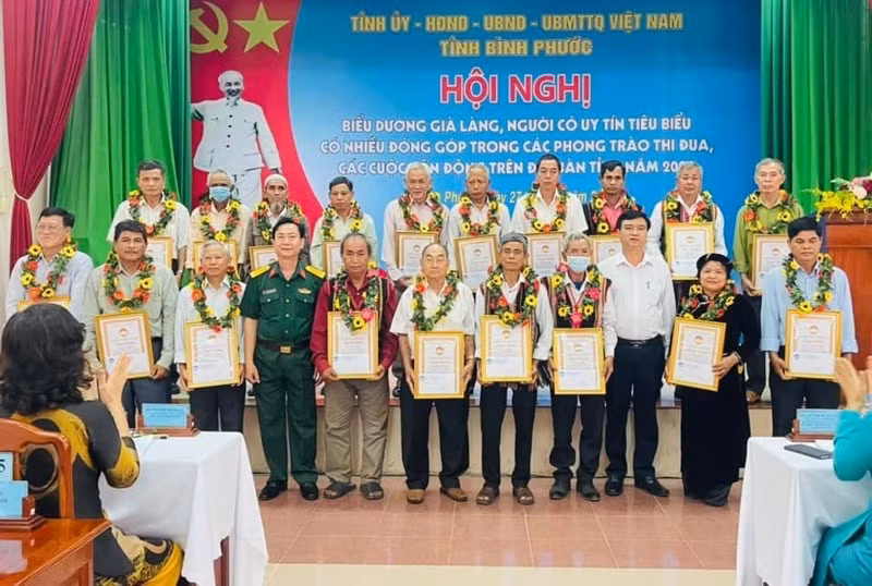 quang ninh binh phuoc bieu duong nguoi co uy tin tieu bieu hinh 3