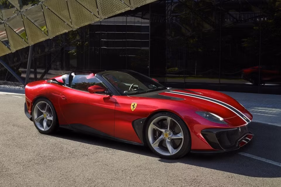 can canh sieu xe ferrari sp51 doc nhat the gioi hinh 1