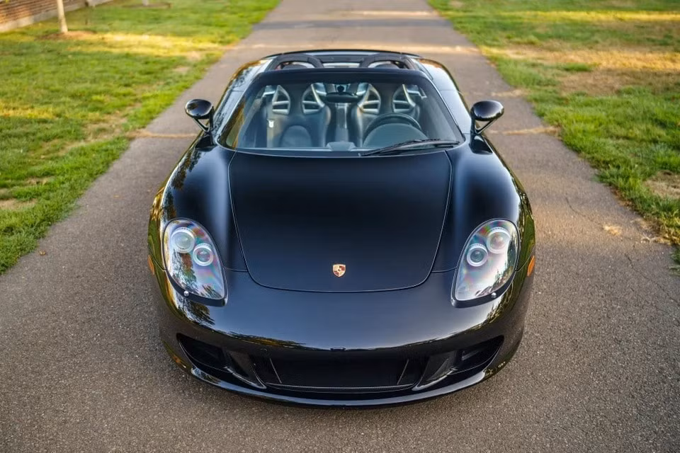 chiec porsche carrera gt 17 nam tuoi co gia du kien 14 trieu usd hinh 3