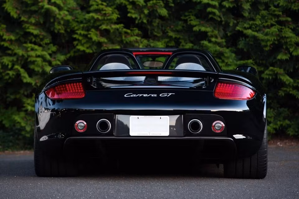chiec porsche carrera gt 17 nam tuoi co gia du kien 14 trieu usd hinh 9