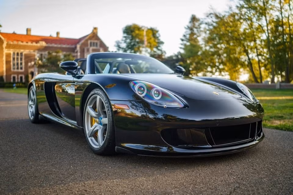 chiec porsche carrera gt 17 nam tuoi co gia du kien 14 trieu usd hinh 2