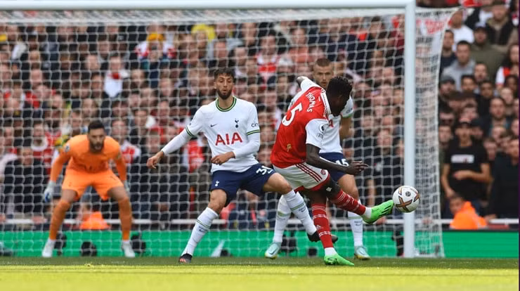 thang dam tottenham arsenal giu vung ngoi dau ngoai hang anh hinh 3