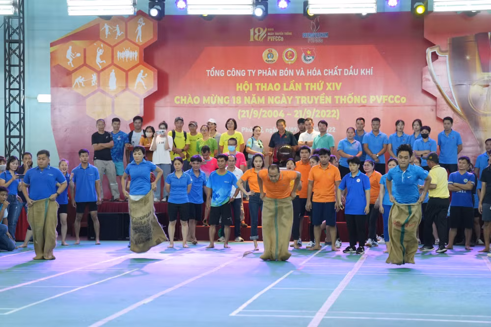 hoi thao truyen thong lan thu 14 cua pvfcco soi noi va gan ket hinh 3