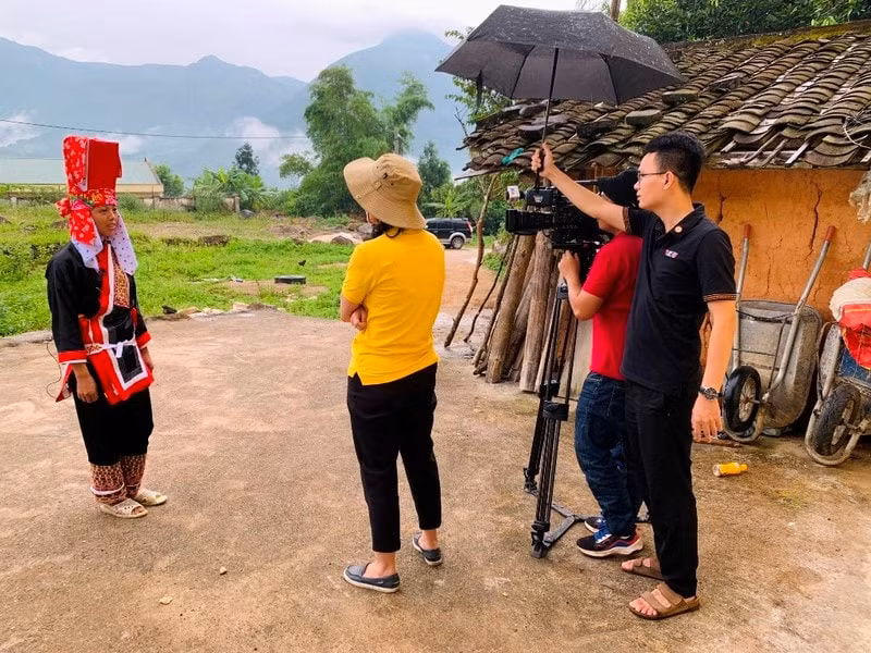bai 1 can doi moi phuong thuc thong tin tuyen truyen ve dan toc thieu so hinh 2