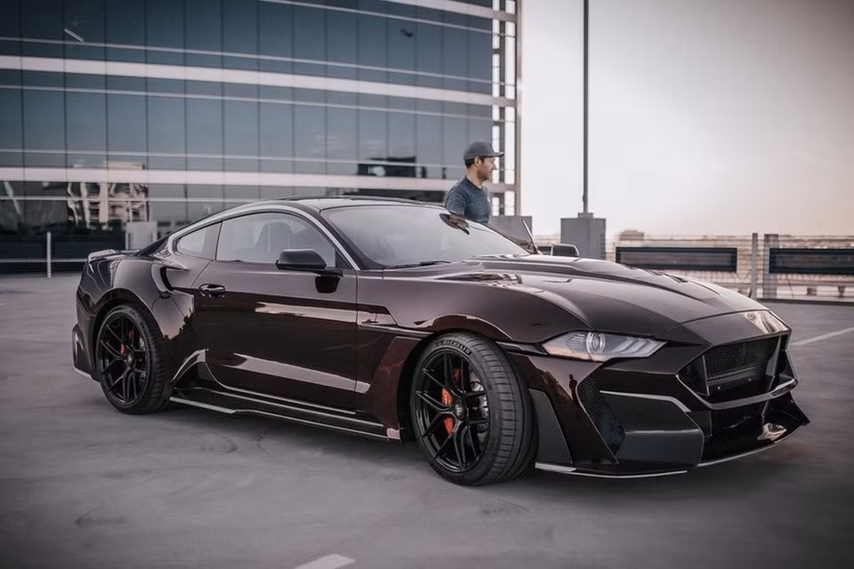 ford mustang trong ham ho hon voi goi do than rong hinh 1